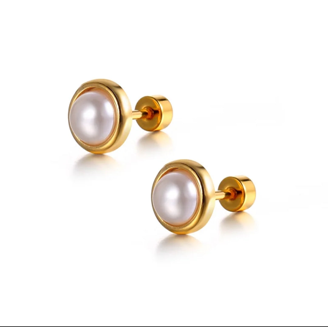 Chic Pearl Stud