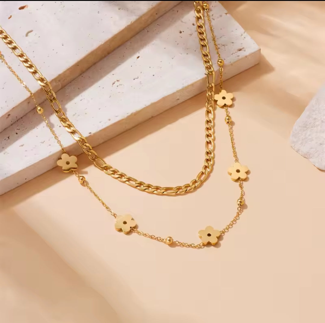 Petals Figaro Necklace