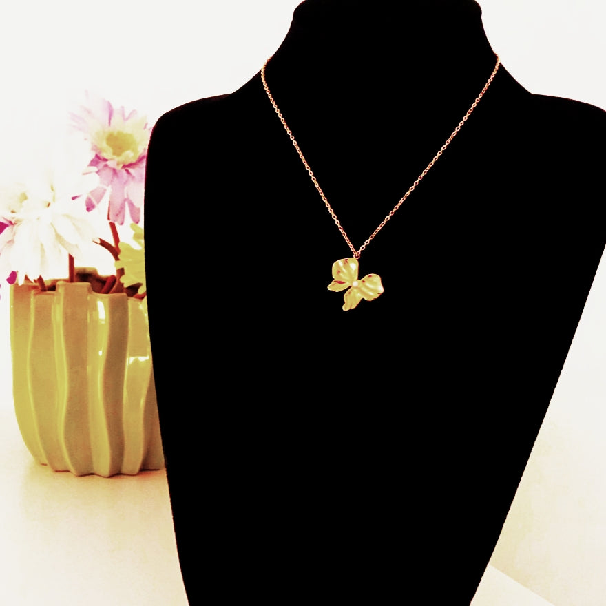 Bow Necklace