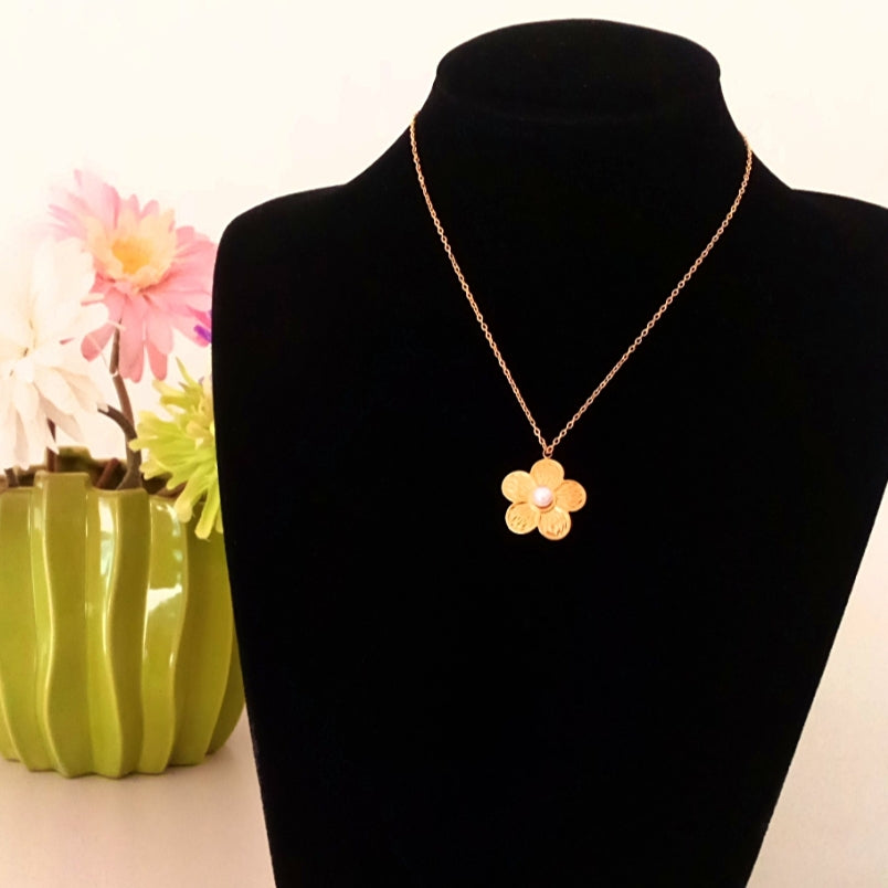 Petal Pearl Necklace