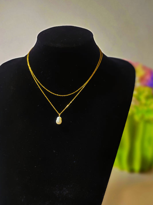 Dainty Pearly Necklace