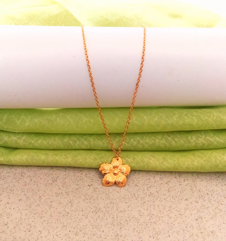 Petals Necklace