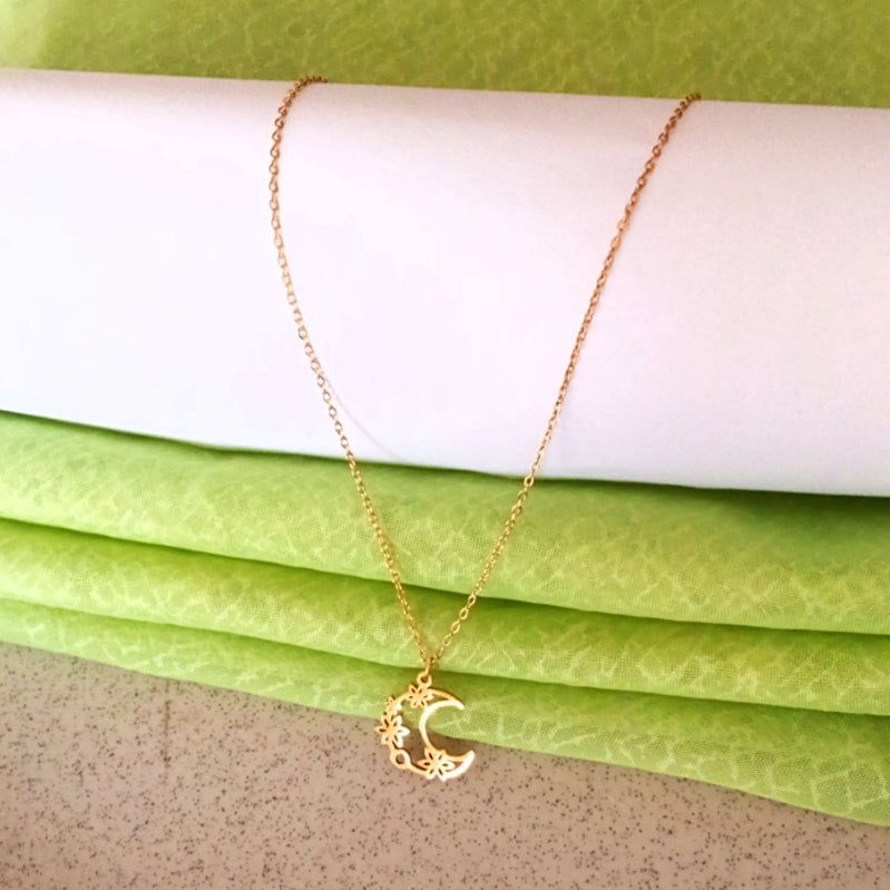 Crescent Simplistic Set