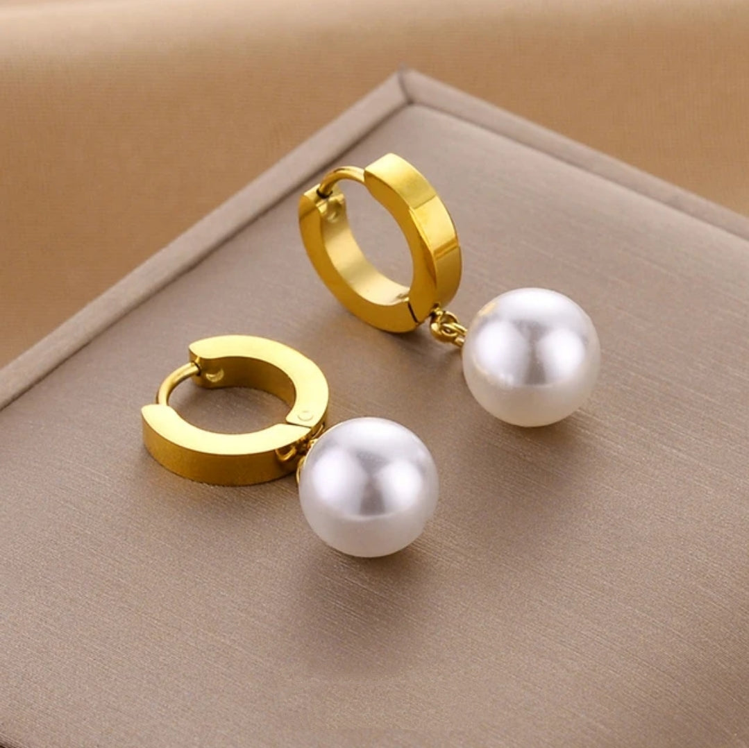 Pearl loop Earrings