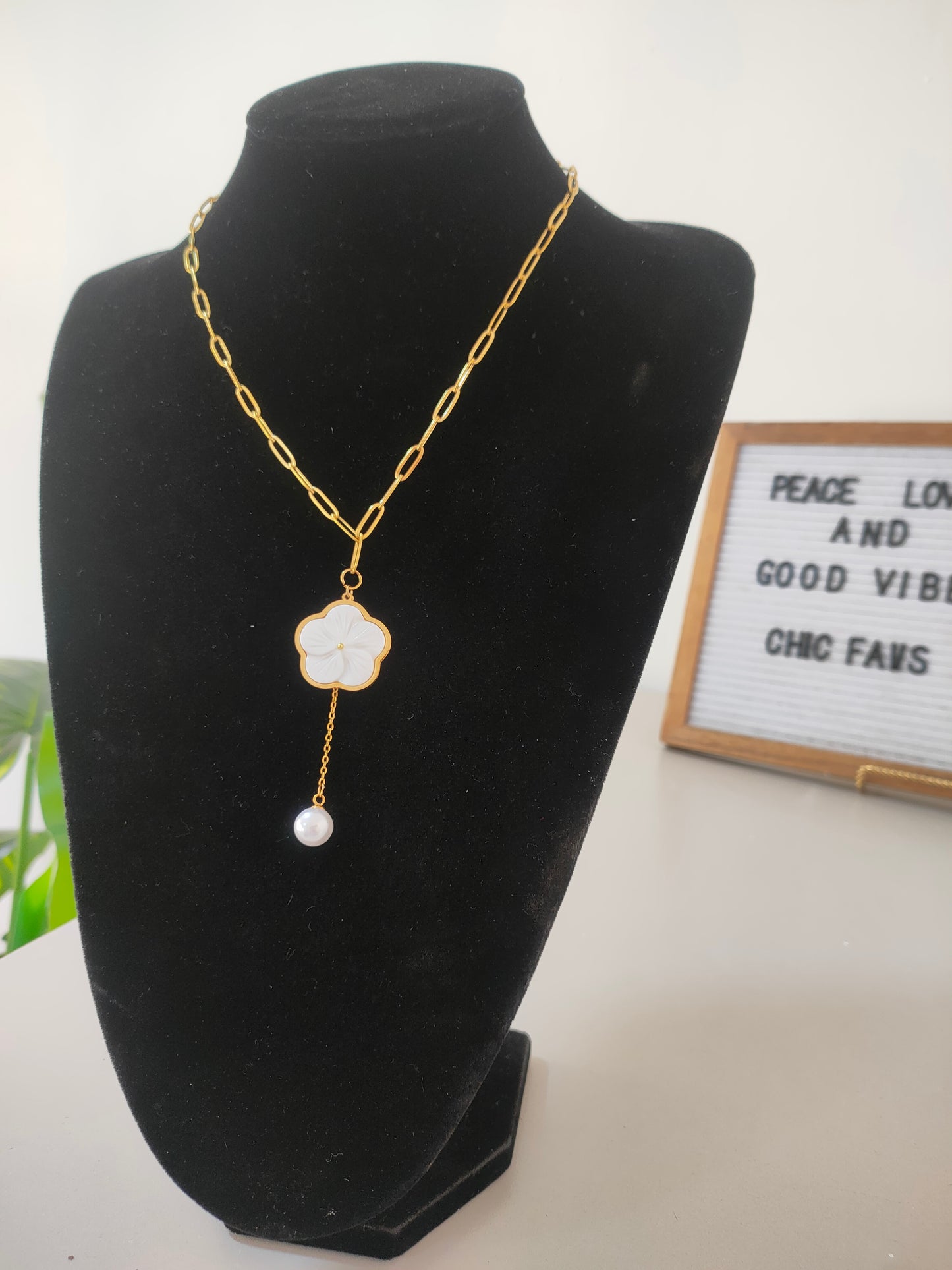 Flower Link Necklace