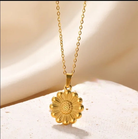 Carnation Necklace