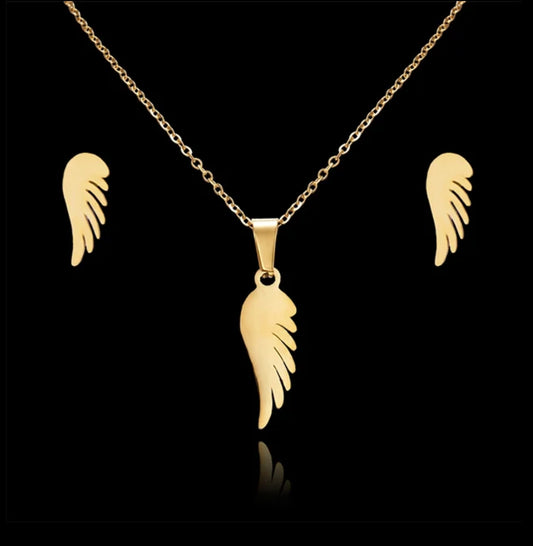 Winging Necklace Set