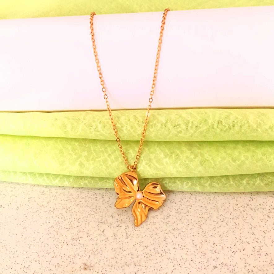 Bow Necklace