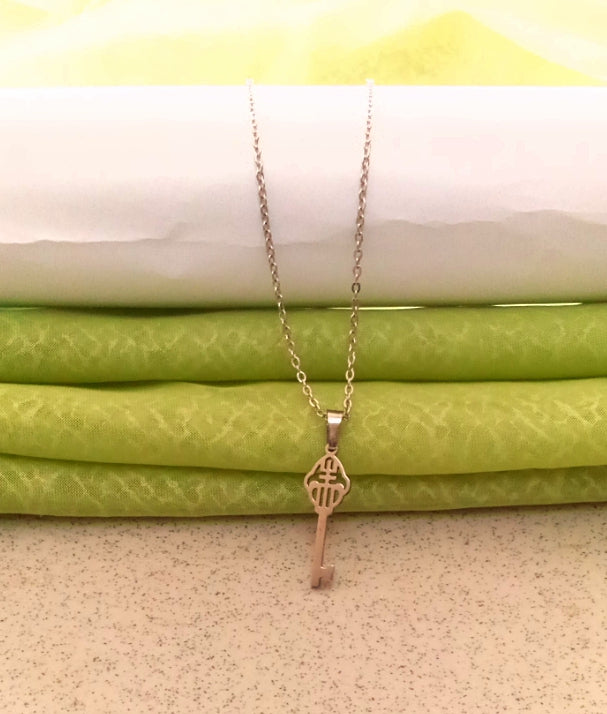 Key Pendant Chain