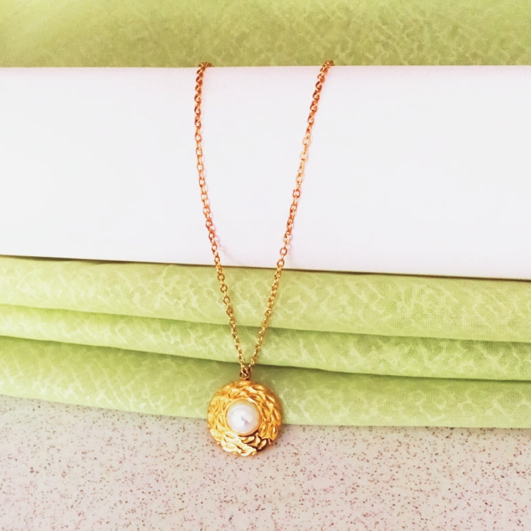 Pearl Regal Necklace