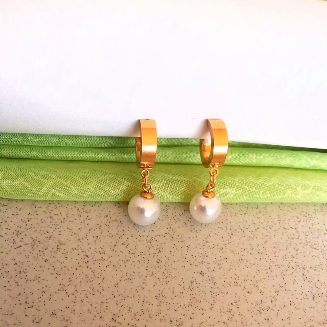 Pearl loop Earrings
